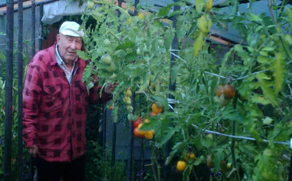 Папа одержал победу в Великой Отечественной войне, побеждает и сейчас, в 89