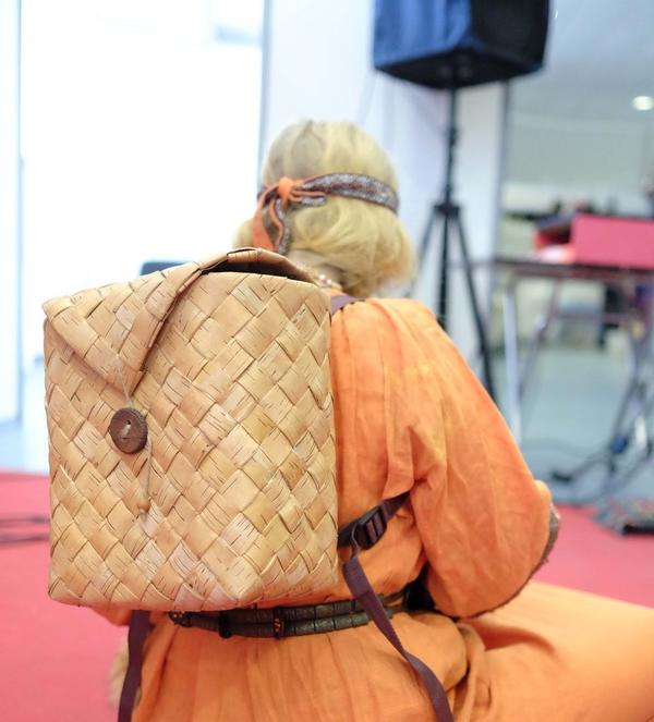 Отнесу тебя я в лес)))