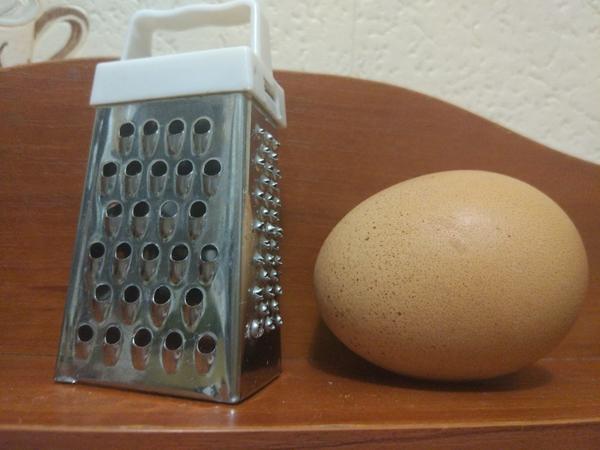 огромное яйцо