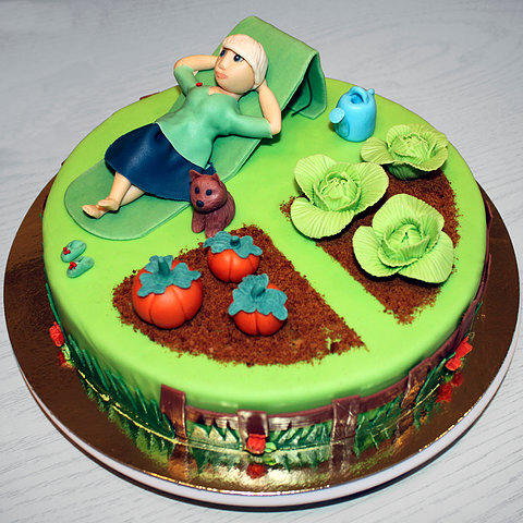 И пригласим всех на большой дачный тортик!