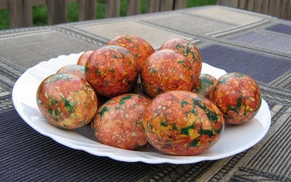 Окраска яиц луковой шелухой и зелёнкой. Идея от Лилии