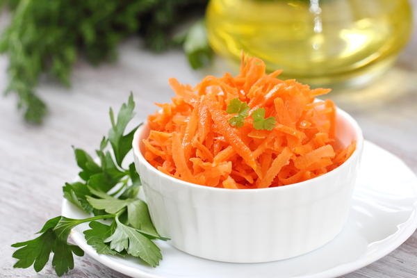 Из моркови можно приготовить не только салат