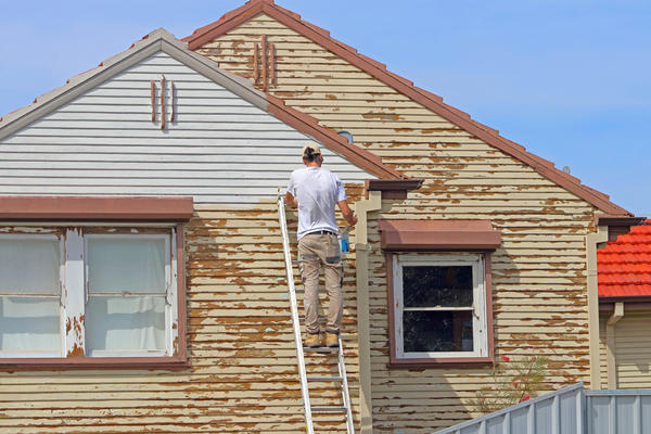 Чтобы дом заиграл новыми красками, важно правильно подобрать и использовать защитные составы
