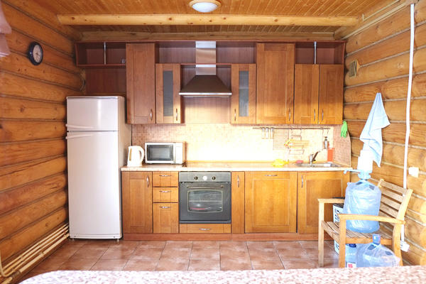 Кухню проще всего обновить, заказав новые фасады