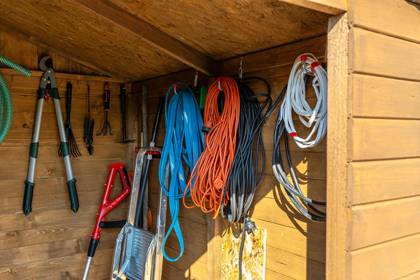 Электрический кабель нужно сложить в мягкие петли, не перегибая