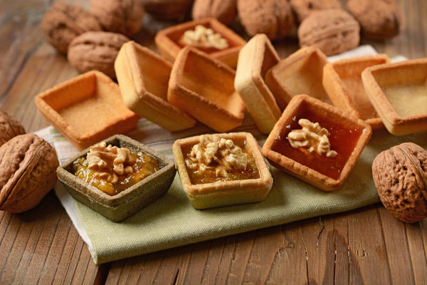 Десерт с грецким орехом