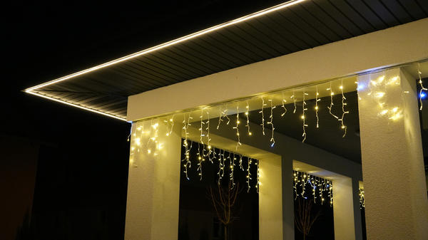 Сочетание контурной подсветки и висюлек