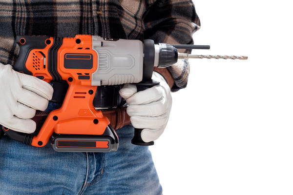 Перфораторы могут иметь пневматический или механический тип удара