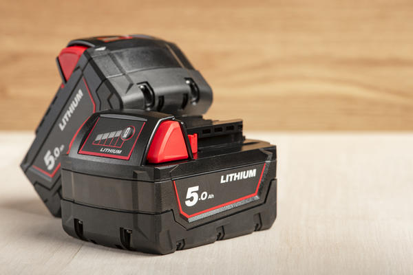 Учтите: чем больше емкость аккумулятора, тем он тяжелее