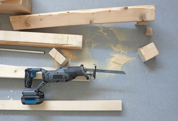 Чем выше напряжение аккумулятора, тем шире спектр решаемых задач инструмента