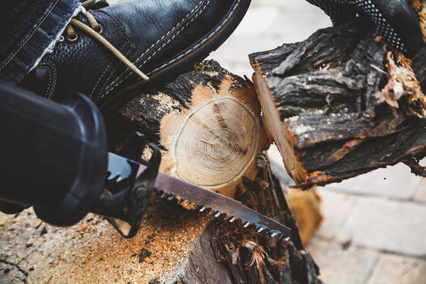 Инструмент можно применять для различных дачных работ