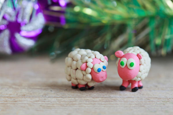 А вылепить вот таких забавышей можно поручить детям