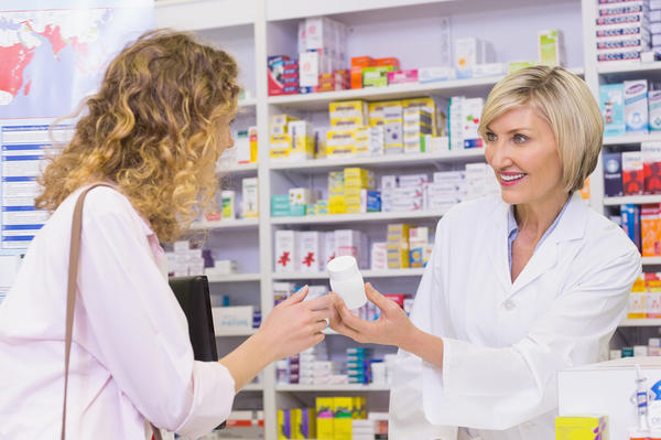 Фармацевт расскажет, какие лекарственные препараты есть в аптеке