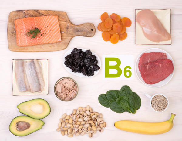 Витамином В6 богаты бананы, фисташки, шпинат, курага, некоторые виды мяса и курятина
