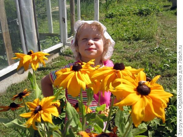 Полина в цветах