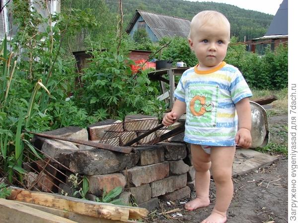 Это я уговариваю маму что-нибудь съедобное приготовить