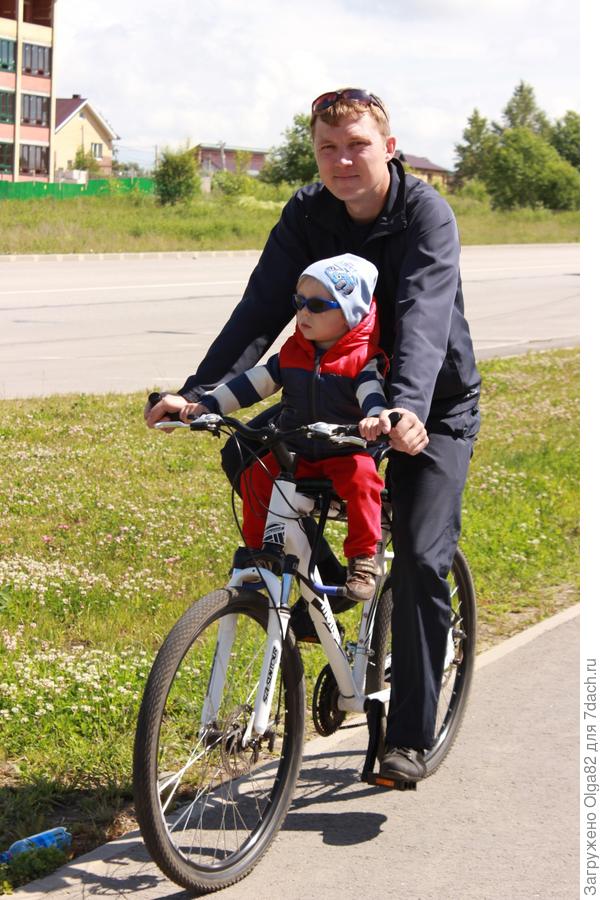 С папой на велосипеде