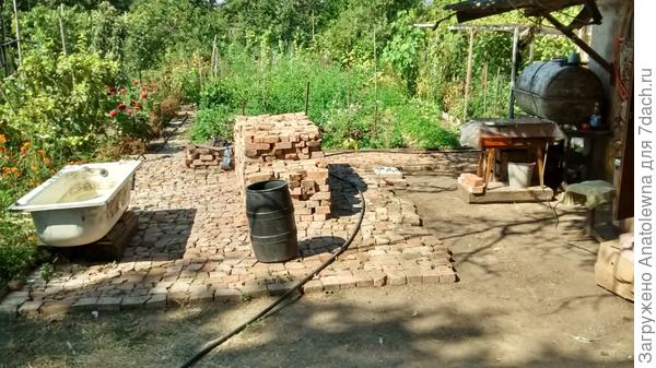 вот что осталось от кирпичной кладки прошлого года.