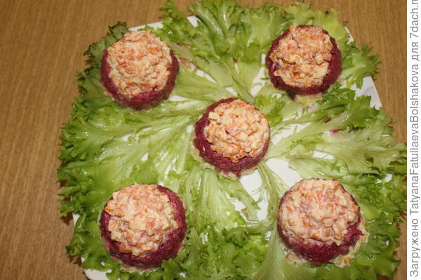 укладываем на листья