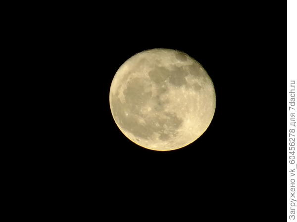 Ночная съемка луны