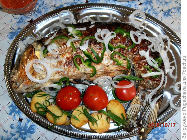 пятикилограмовый белый амур