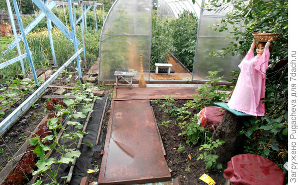 тут от старых ворот