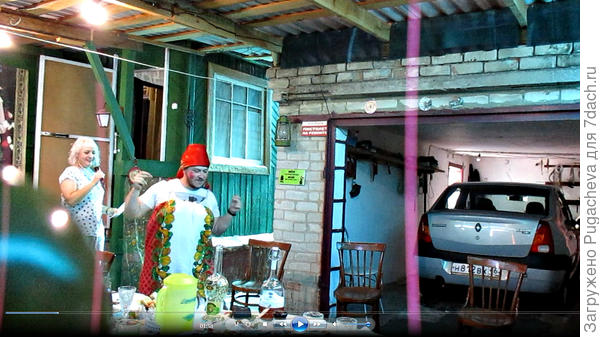 Первая девица-младший внук.