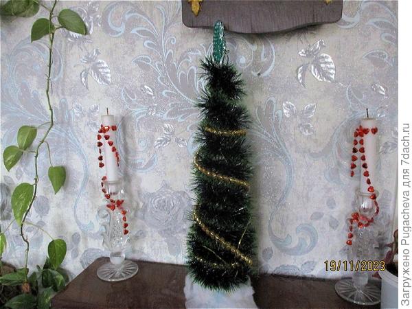 Простая но симпатичная ёлочка.