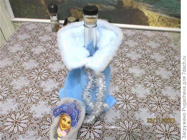 Удобно открывать и наливать.