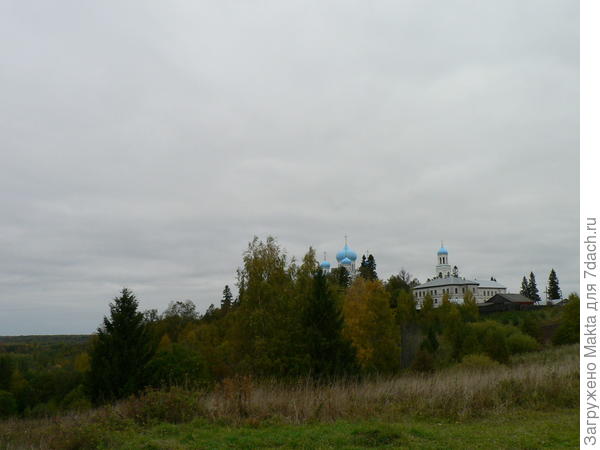 Восточная сторона монастыря