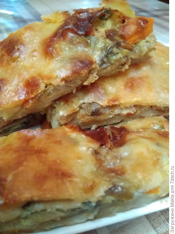 Пирог рыбный с капустой и грибами