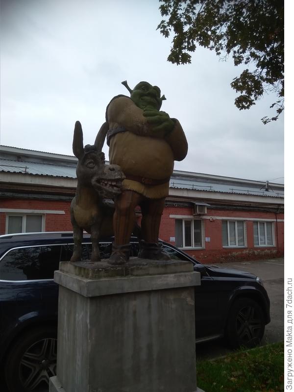 Во внутреннем дворике