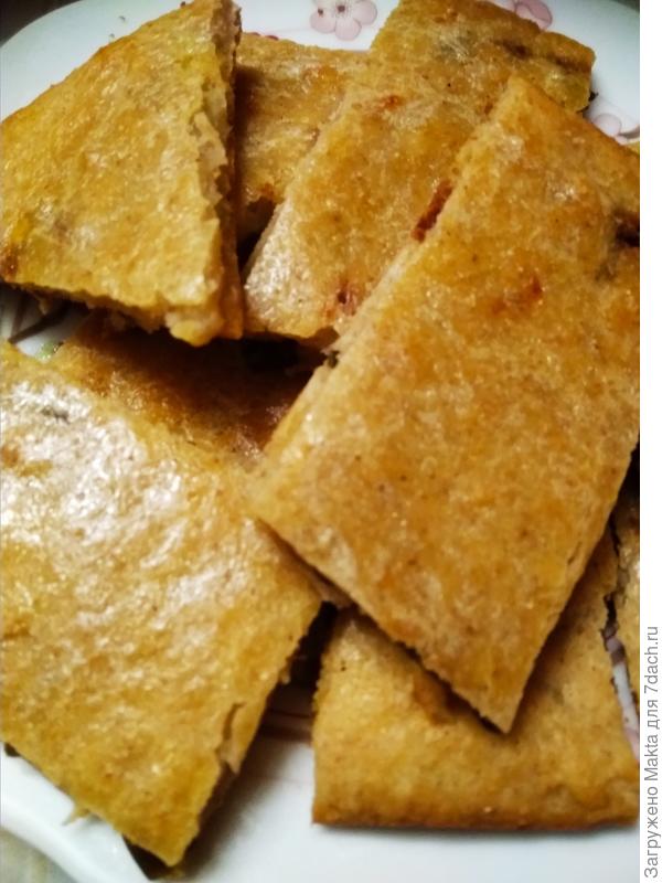 Готовый пирог нарезан