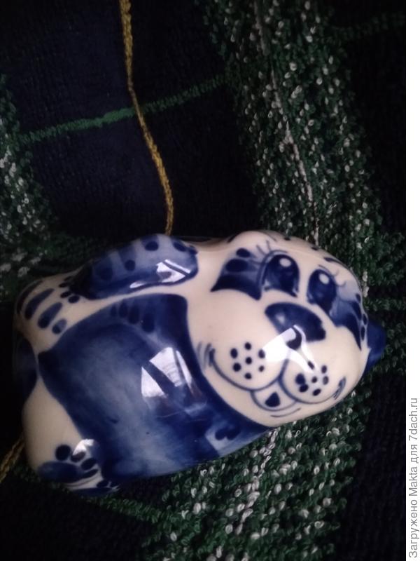 Гжельский сытый кот