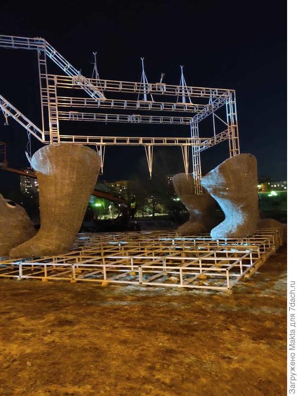 И не догадаться, чьи валенки:)