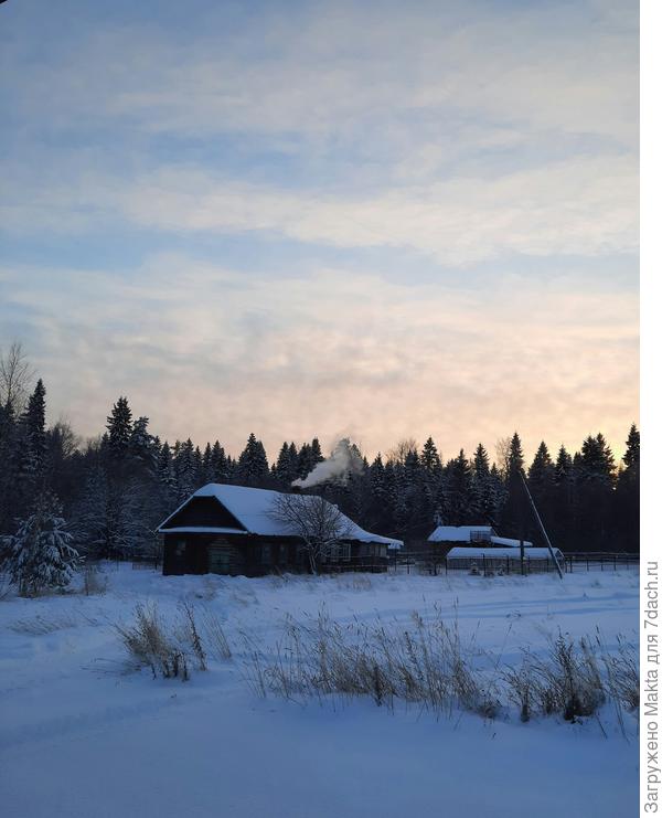 Из трубы идёт дымок:)