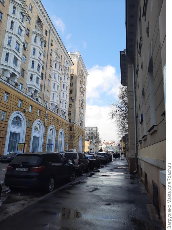 Это уже сегодня. Погода весенняя.