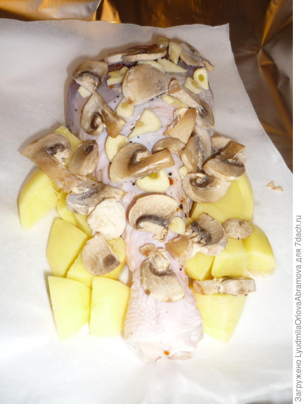 добавляем шампиньоны