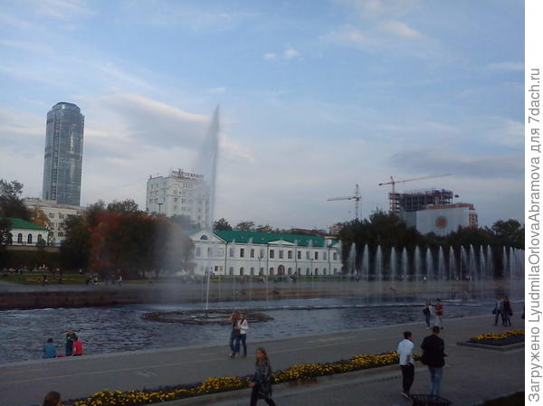 На плотинке