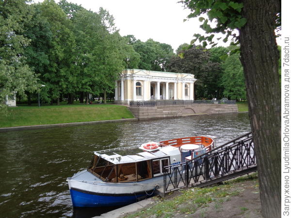 Вид на Михайловский сад
