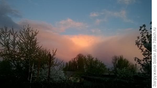 мне чаще удается только рассветами и закатами любоваться. Днем, порой некогда &amp;quot;в гору глянуть&amp;quot;)).