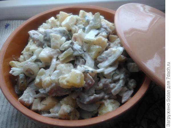 Сегодня у меня нет красивой зелени и повода тащиться за ней в магазин. Конечно же, его можно подать очень красиво, что я и сделаю через неделю. Это-не презентация, а просто-отчет)).