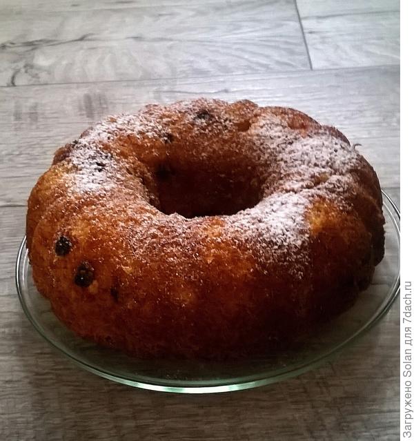 У меня неделя отчетов))))). Разрез не показываю-жду гостей. Это для них))). И я заменила орехи на изюм. Сын спал, не хотела будить, колотя молоточком орехи).