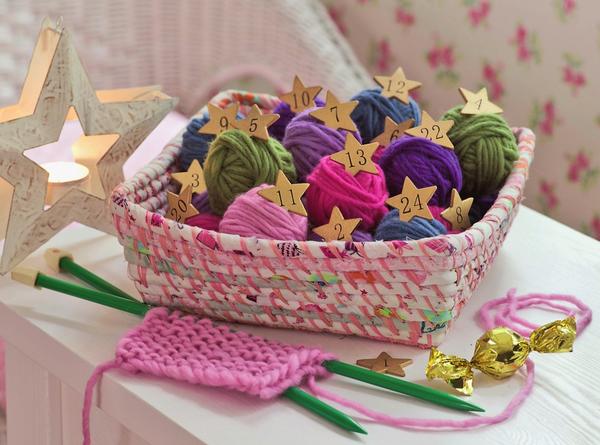 Симпатичные вязаные штучки из теплой шерсти приманят в дом достаток и благополучие.