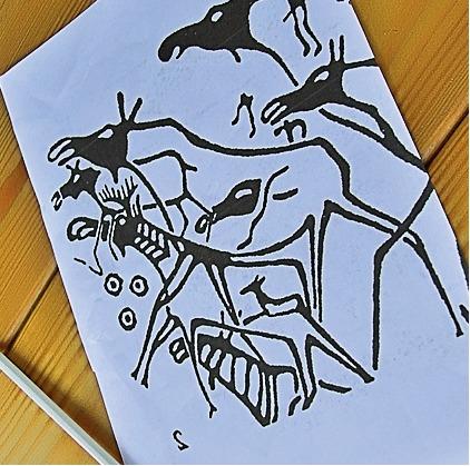 Скопируйте понравившийся наскальный рисунок и увеличьте до нужных размеров