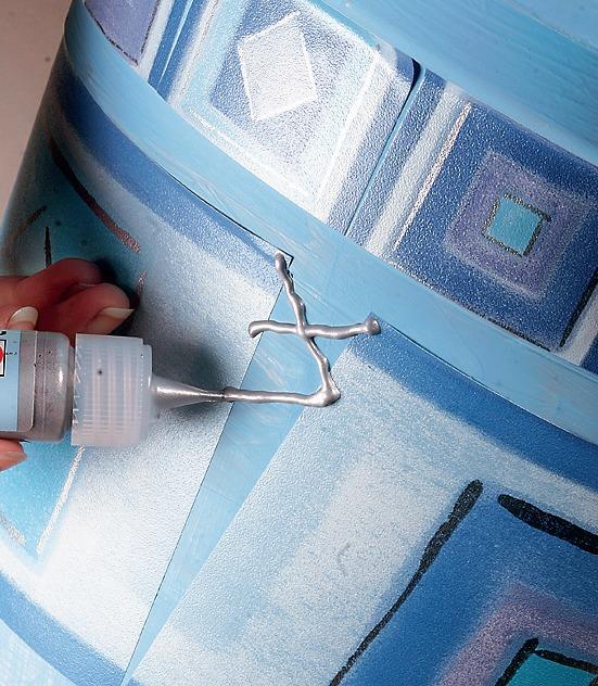 Украсьте контейнер витражным контуром