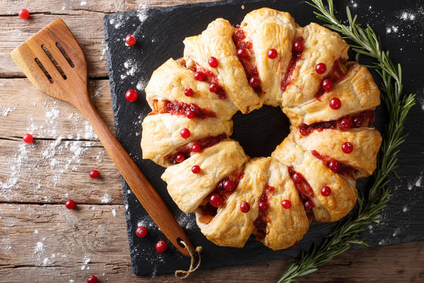 Съедобный рождественский венок – тоже красивый (и вкусный) вариант