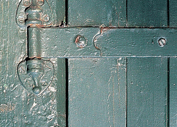 Лакировка деревянных дверей. Обзор материалов. Технология работ