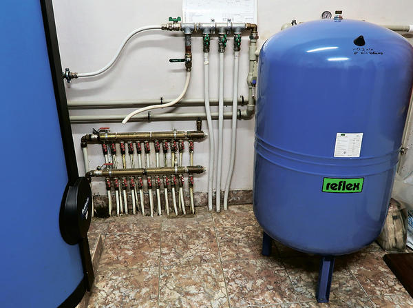 Hydraulický akumulátor - membránová nádrž
