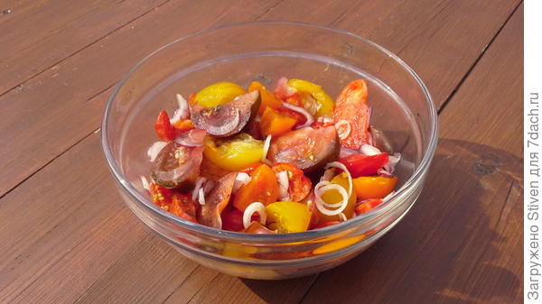 Овощи в салатнике